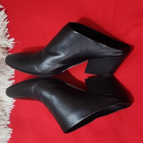 Vince Women's Vigo Leather Pointed Toe Mules - Picture 6 of 9